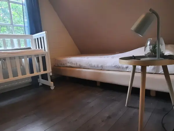 Sandy Hook slaapkamer met co-sleeper